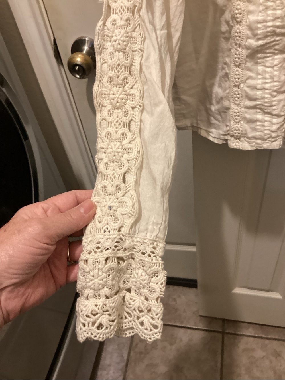 Apiece A Lot White Cotton Lace-Trim Button Front Blouse - Picture 2 of 6